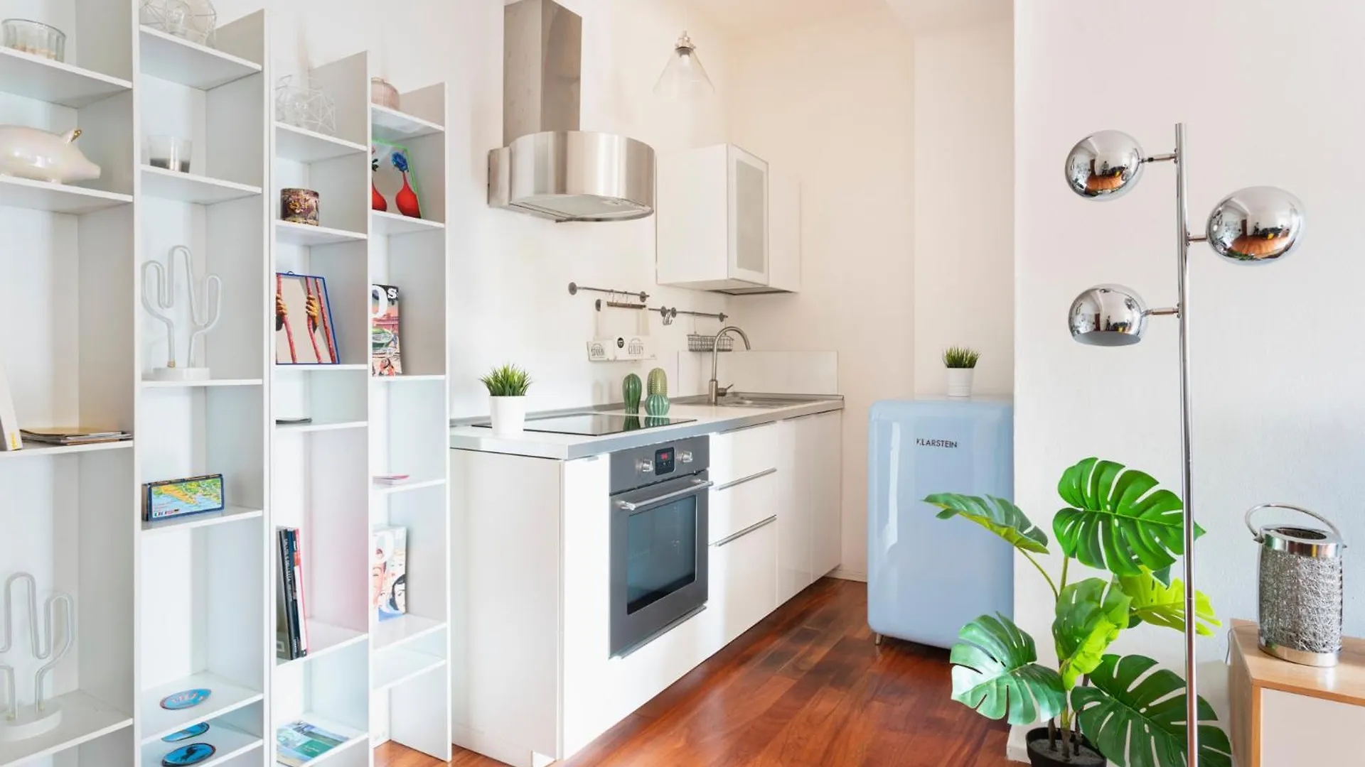 White & Beauty In Milan Center Apartment