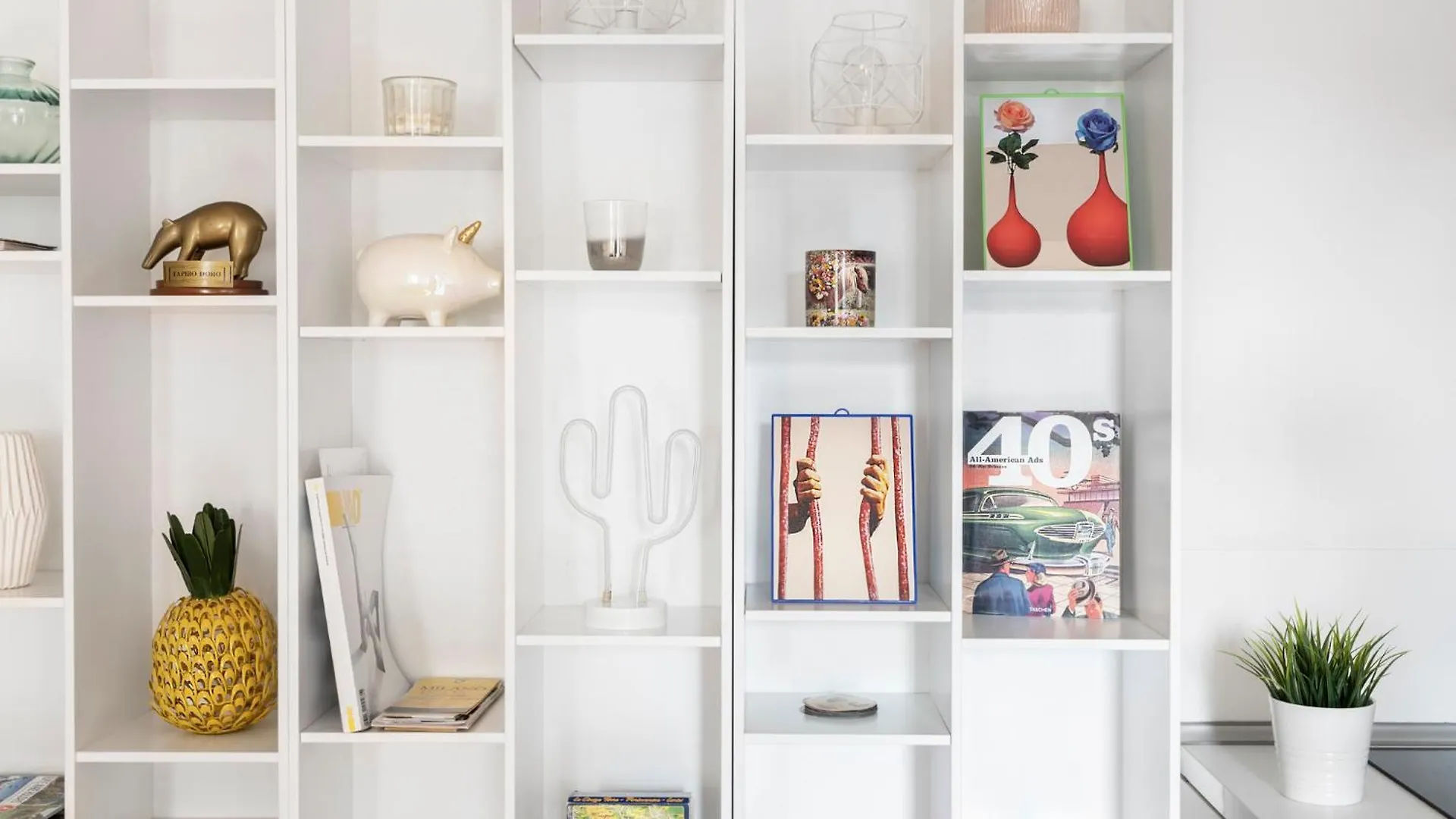 White & Beauty In Milan Center Apartment Italy